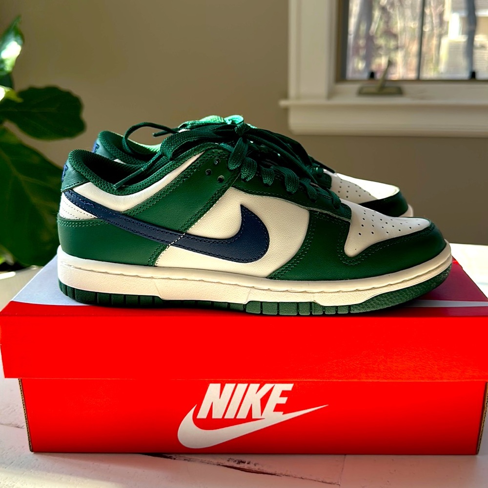 NWT Women’s Nike Dunk Low